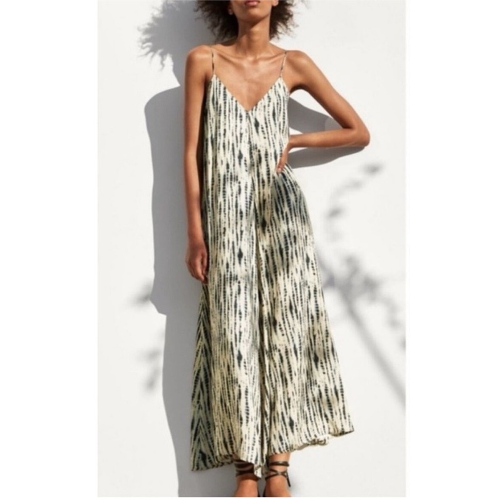 Zara brand new Stylish peinted maxi bohemian dress